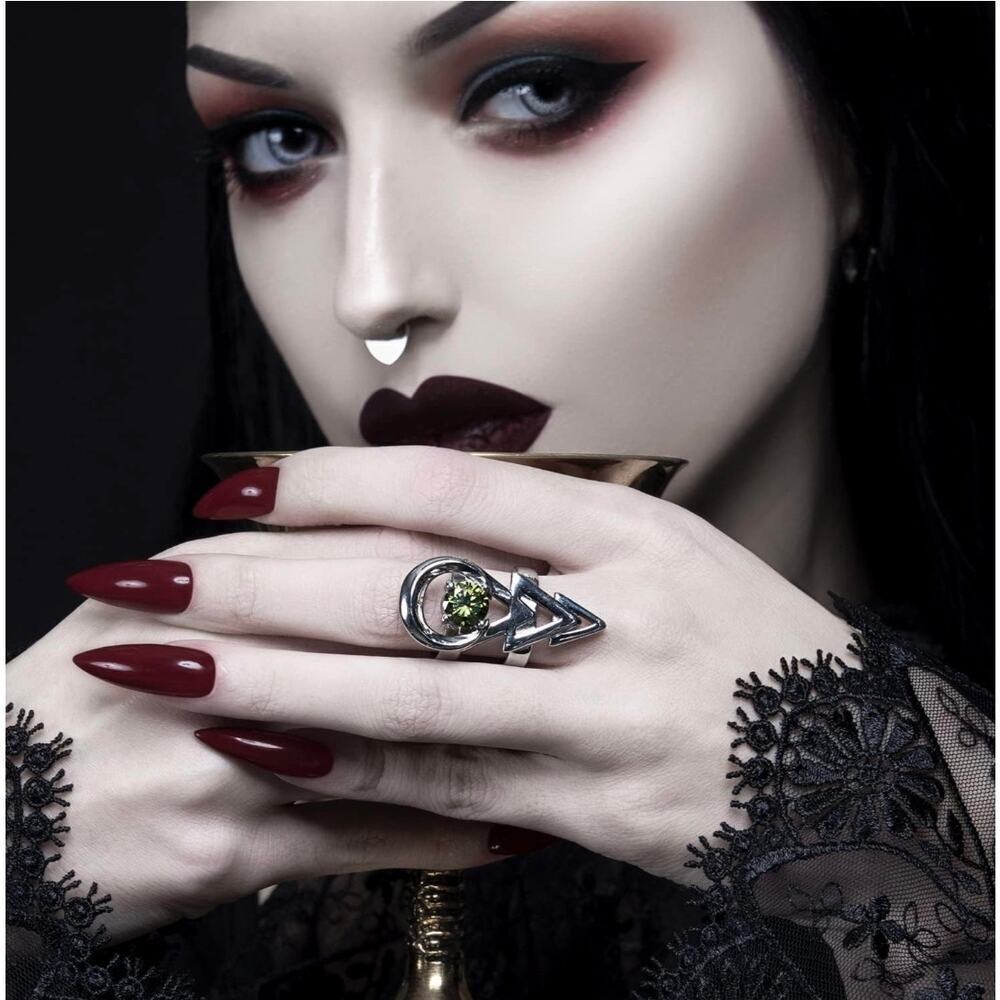 Rogue + Wolf Rune Ring Size 6 - Picture 3 of 5